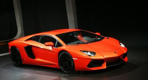 2012-lamborghini-aventado-Imagine-Lifestyles-12.jpg